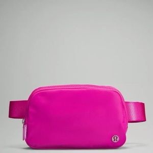 Never worn new lululemon belt bag